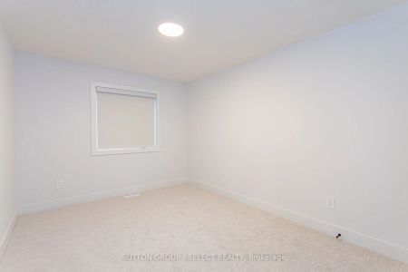 Property For Lease | X9271977 - Photo 2