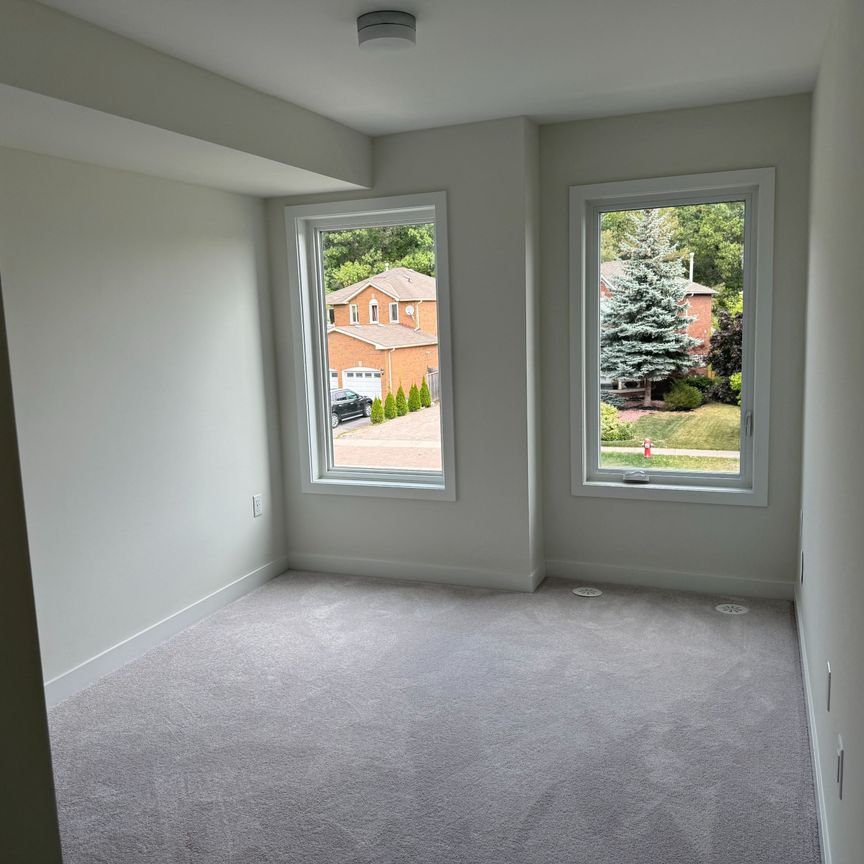 For Lease - 3538 Colonial Drive Unit# 18, Mississauga, Ontario - Photo 1