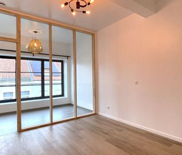 Appartement te huur in Kortrijk voor € 795 met 1 slaapkamer - Photo 3