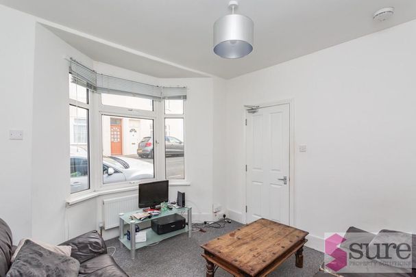 5 bedroom end of terrace house to rent - Photo 1