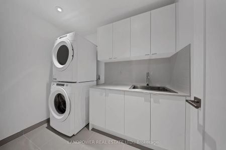 155 Merchants' Wharf #215 - Photo 3