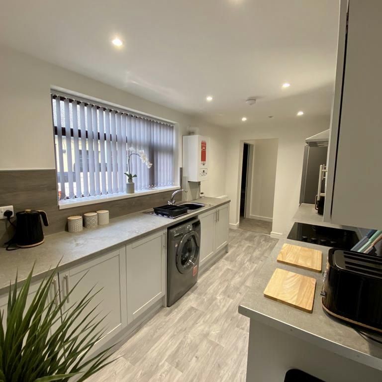 1 bed house share to rent in St. Matthew Street, Burnley, BB11 - Photo 1