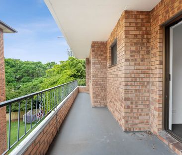 ONE BEDROOM IN HANDY LOCATION - Photo 2