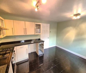 2 bedroom end of terrace house to rent - Photo 5