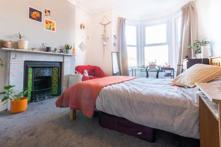 5 bedroom terraced house to rent - Photo 4