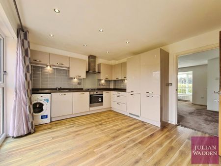 3 bedroom semi-detached house to rent - Photo 4