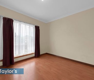 2010 BUILT FAMILY HOME THAT'S SURE TO PLEASE - Photo 1