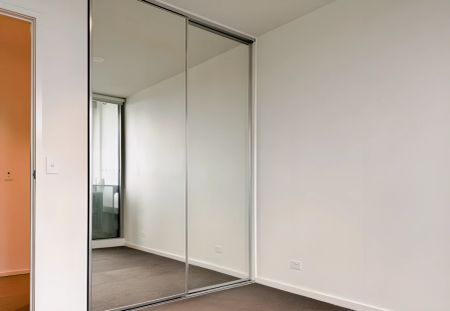 Secondary Bedroom - Photo 2