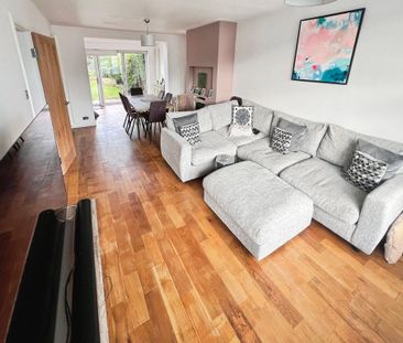 4 bedroom semi-detached house to rent - Photo 3