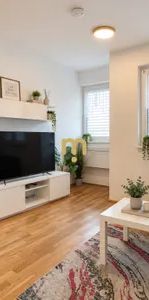 Direkt am Wasser: möblierte 2-Zimmer-Wohnung nahe UNO City & U1 Alte Donau/Kagran - Photo 1