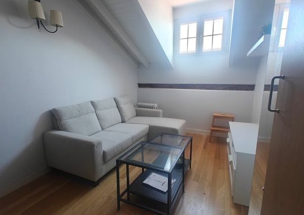 Calle de Piamonte, Madrid, Community of Madrid 28004