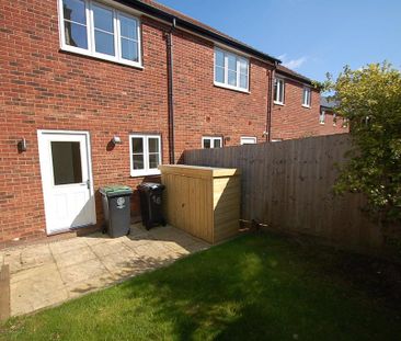 2 bedroom end of terrace house to rent - Photo 4