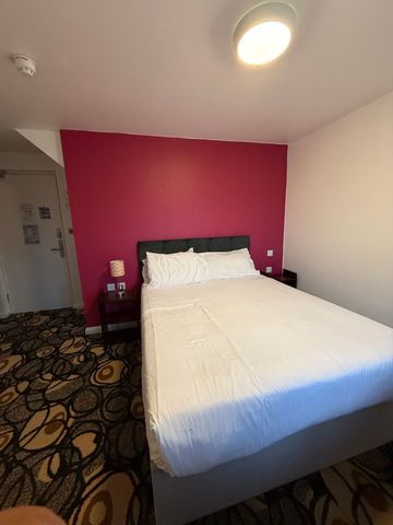 Room 203, SimplyStay Lincoln Road, Skegness, Lincolnshire, PE25 2EA - Photo 2