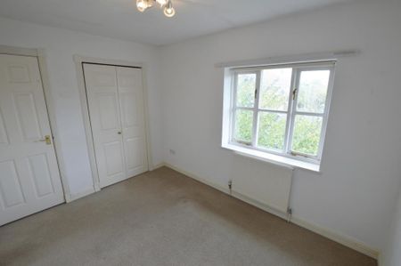 2 bedroom semi-detached house to rent - Photo 4