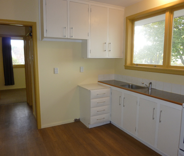 2-Bedroom Upstairs Unit in Merivale - Photo 4
