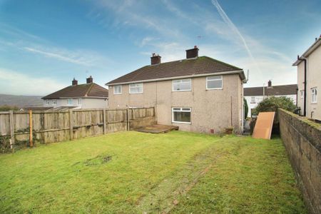 3 bedroom semi-detached house to rent - Photo 5