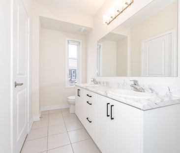 For Lease - 28 Credit Lane, Richmond Hill, Ontario - Photo 4