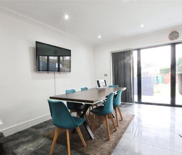 4 bedroom semi-detached house to rent - Photo 3