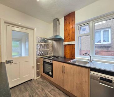 3 bedroom semi-detached house to rent - Photo 5