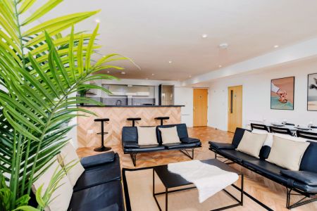 7 Bed Apartment - Photo 4
