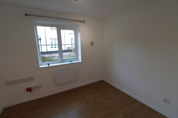 1 bedroom ground floor flat to rent - Photo 1