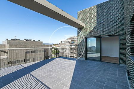 Luxury penthouse for rent in Esplugues de Llobregat, Catalonia - Photo 2