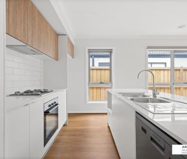 54 Urquhart Rd, Tarneit, VIC, 3029 - Photo 4