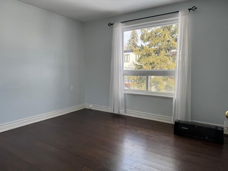 For Lease - 983 Victoria Park Avenue, Toronto, Ontario - Photo 2