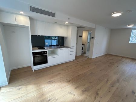 302/355 Northbourne Avenue, Lyneham ACT 2602 - Apartment For Rent - $430 | Domain - Photo 2