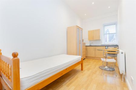 Studio to rent - Photo 3