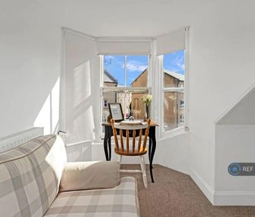 3 bedroom maisonette to rent - Photo 1