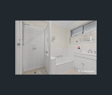 10 Laurus Court, Dandenong North, Vic 3175 - Photo 2