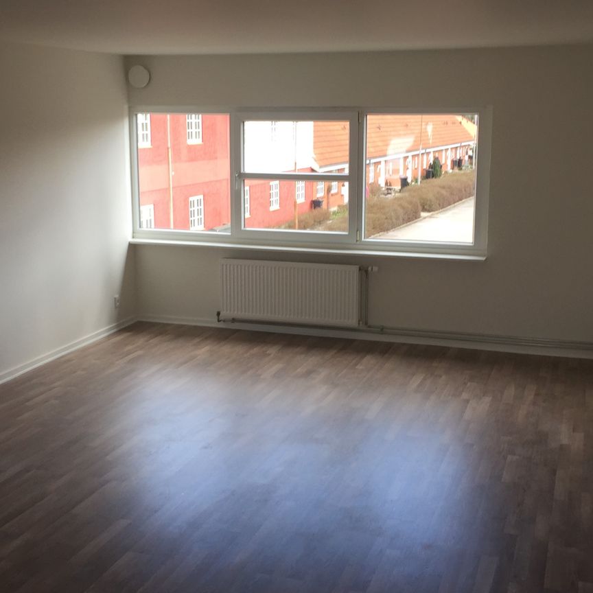Jernbanegade 7K, 1.th., Langeskov 3-vær. 1. sals lejlighed - Photo 1