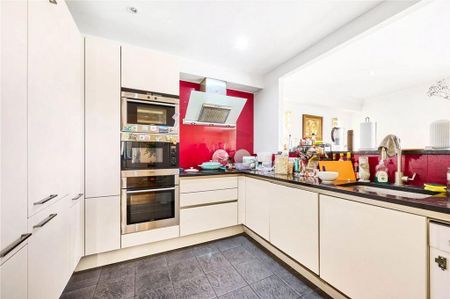 3 bedroom flat to rent - Photo 2