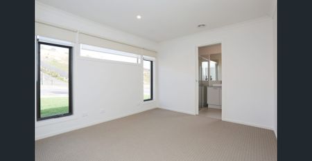 Elegant Family Living with Space, Style & Effortless Comfort - Photo 3