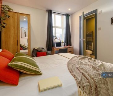 1 bedroom in a house share to rent - Photo 1