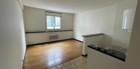 Location Appartement 1 pièces 23 m2 à Saint-Quentin - Photo 2