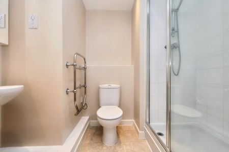 Channon Court, Surbiton, KT6 - Photo 4
