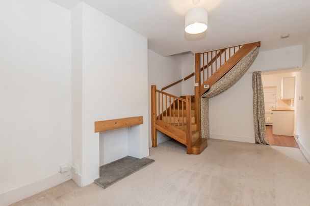 West End, Witney - Photo 1