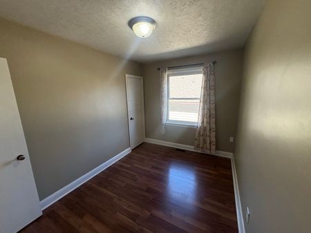 For Lease - 378 Aberdeen Avenue, Peterborough, Ontario - Photo 2