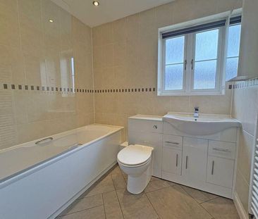 2 bedroom semi-detached house to rent - Photo 6