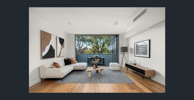 Postcard Park and City Views in High Calibre Style - Photo 1