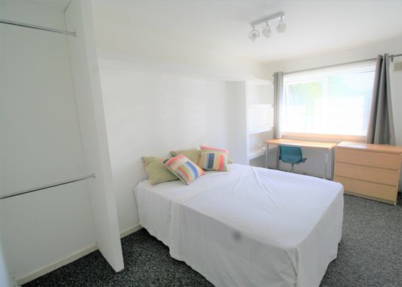 3 Bed Flat, Fairfield Court, M14 - Photo 1