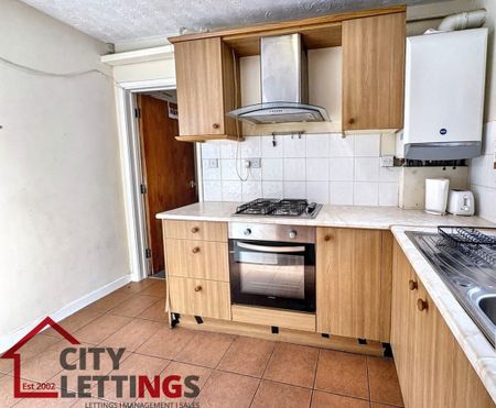 2 Bedroom Flat - Photo 3