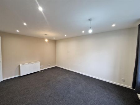 Swaythling Close, London N18 - Photo 2