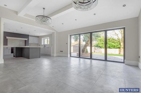 5 bedroom detached house to rent - Photo 4