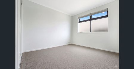 Modern and Low Maintenance! - Photo 3