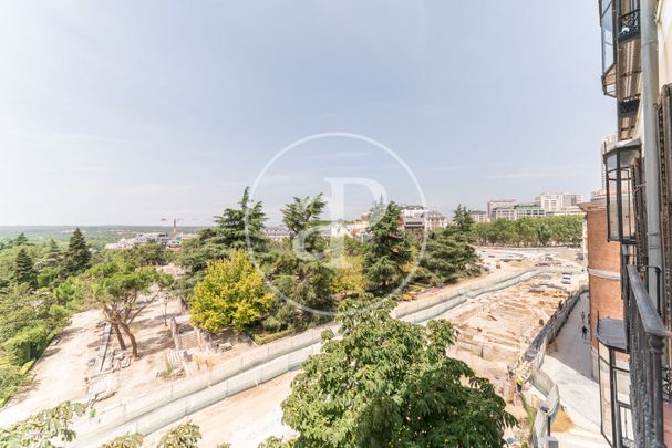Flat for rent with views in Palacio (Madrid) - Photo 1