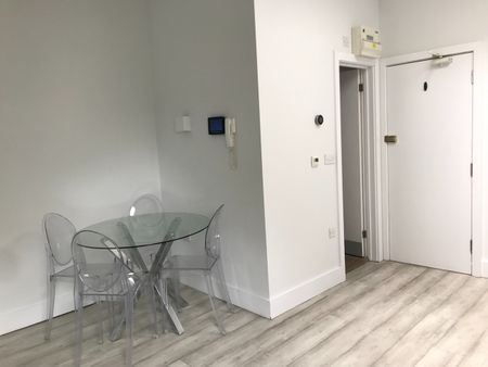 1 Bed Flat, Adolphus Road, N4 - Photo 3