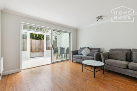 4 bedroom flat to rent - Photo 3